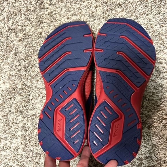 Women’s Brooks Launch 8. Texas State Print size 8.5. New! - Picture 3 of 6